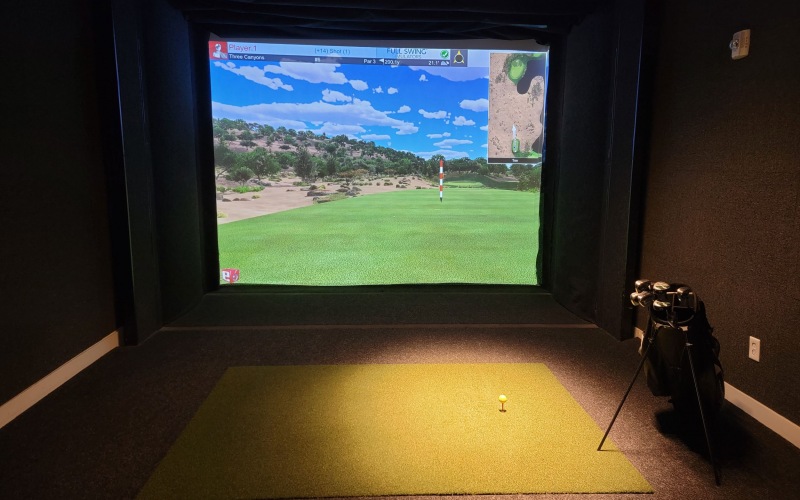 Golf simulator at Novus Westshore